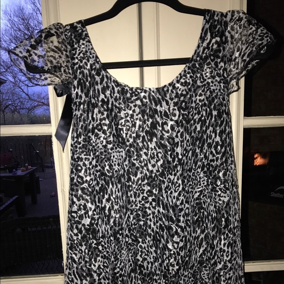 Tatiana's Maternity shirt Size Large - Picture 4 of 5